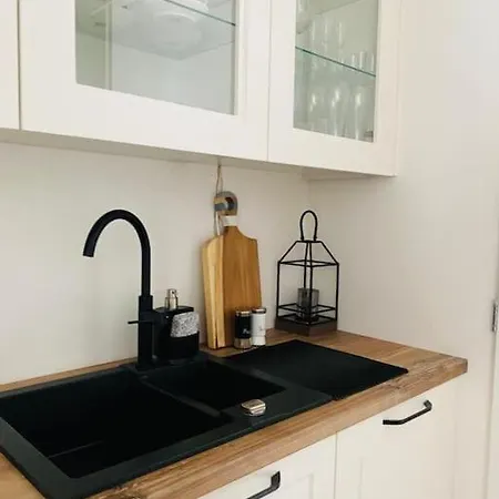 Harmonia Apartment *